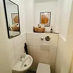 Feelslikehome - Stylische Und Zentrale Altbauwohnung Mit Terrasse&garten דירה *