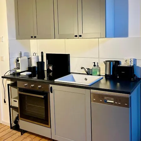 Feelslikehome - Stylische Und Zentrale Altbauwohnung Mit Terrasse&garten Apartment Bochum