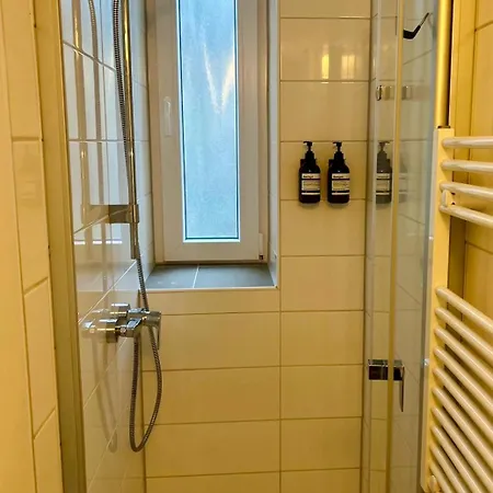 דירה Feelslikehome - Stylische Und Zentrale Altbauwohnung Mit Terrasse&garten בוכום