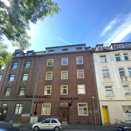 Feelslikehome - Stylische Und Zentrale Altbauwohnung Mit Terrasse&garten Apartment Bochum